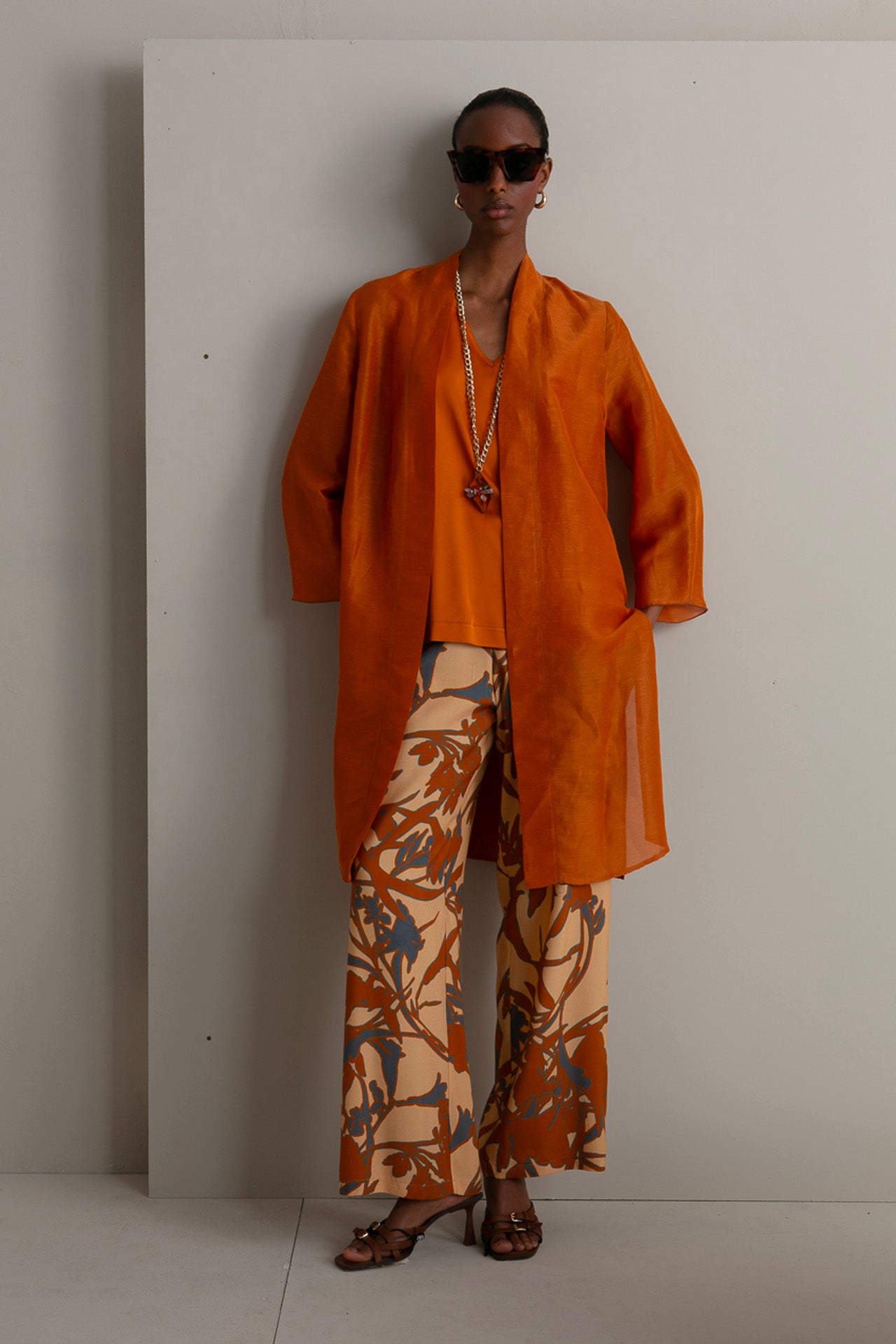 Pantalone ampio con stampa floreale