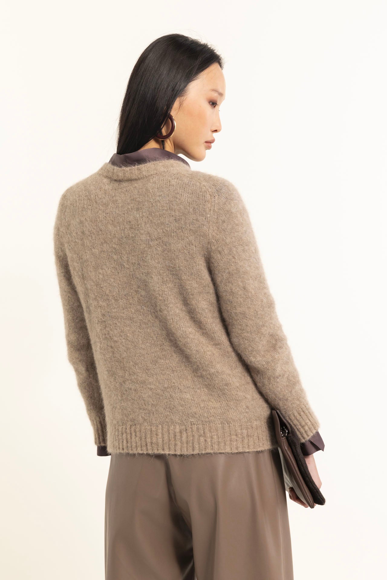 Beige alpaca crew neck sweater with saddle shoulder