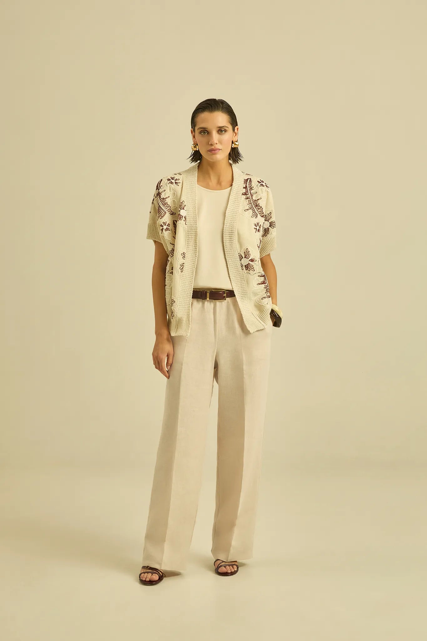 Straight trousers in pure linen