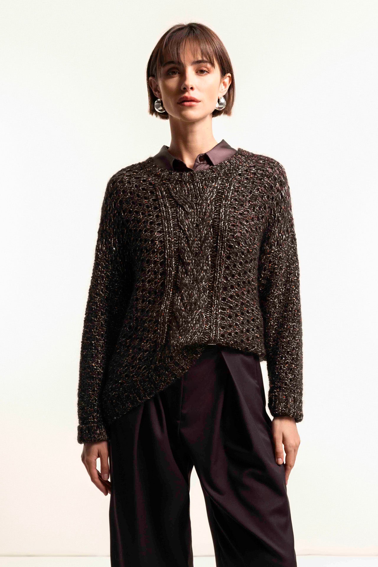 Dark brown sweater with maxi net stitch and cable