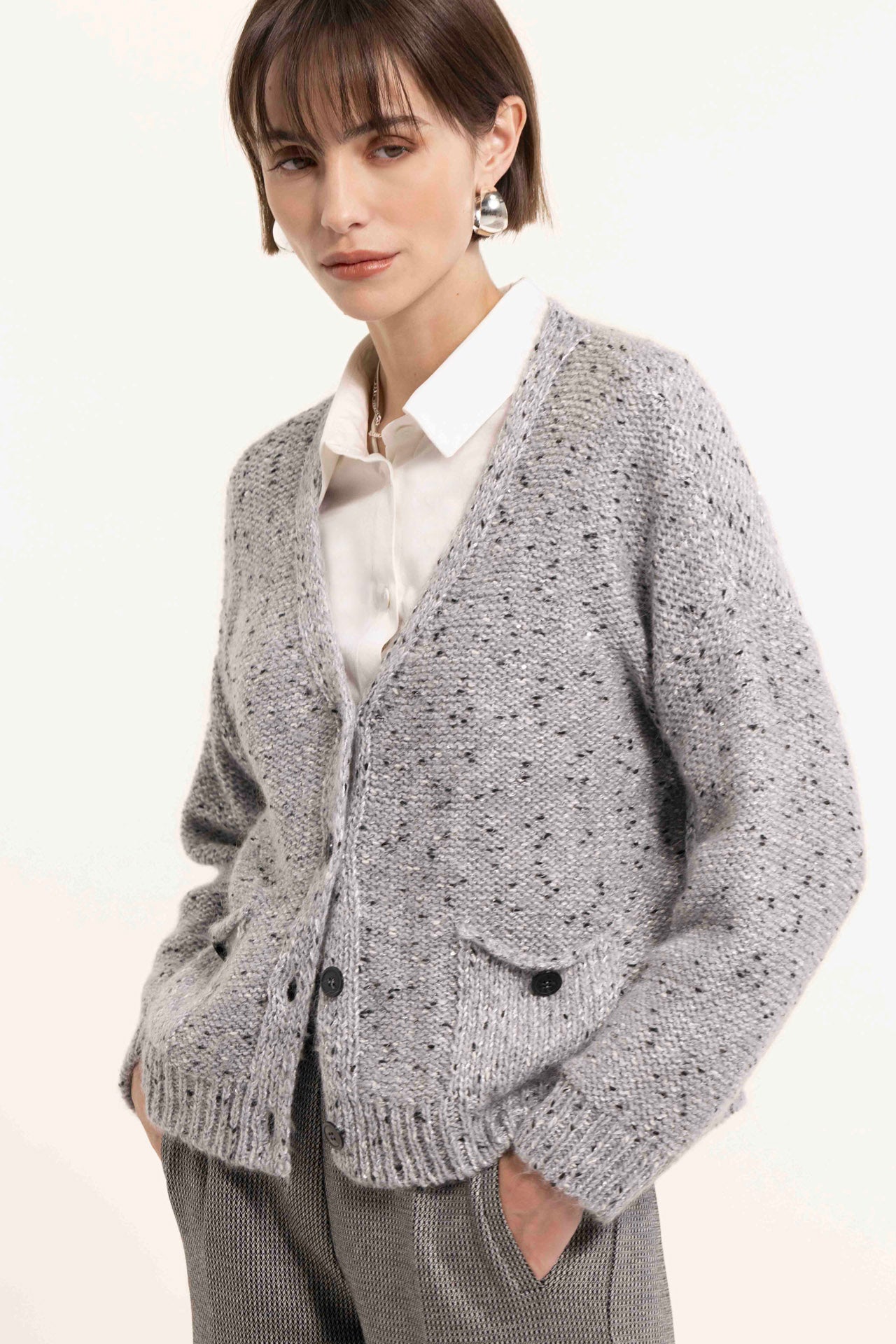 Cardigan con scollo a V in misto lana e alpaca con tasche