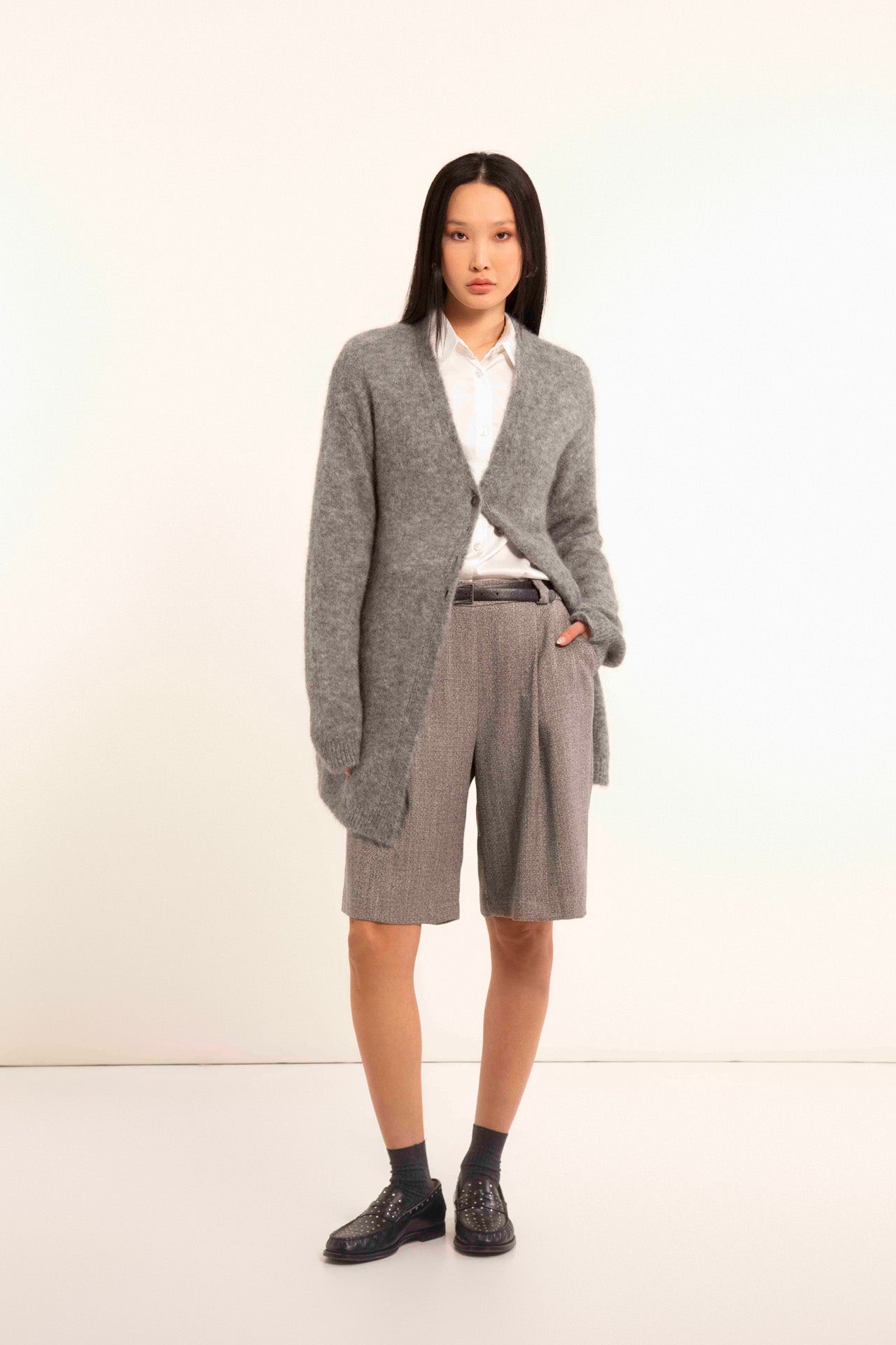 Long V-neck cardigan in grey alpaca