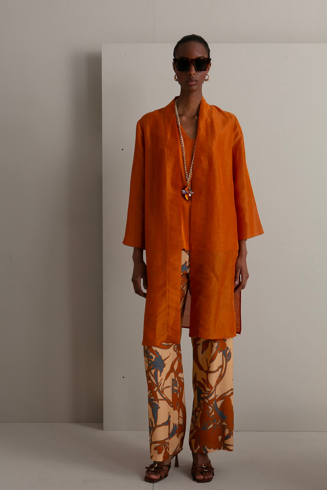 Pantalone ampio con stampa floreale