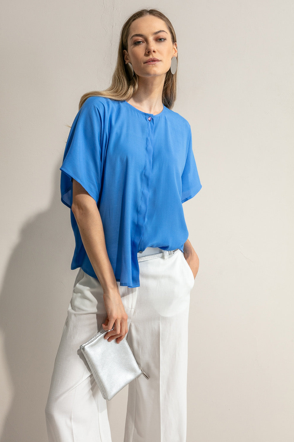 Pantaloni ampi con piega davanti