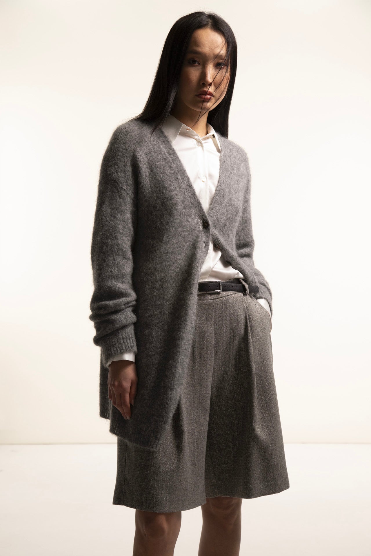 Long V-neck cardigan in grey alpaca