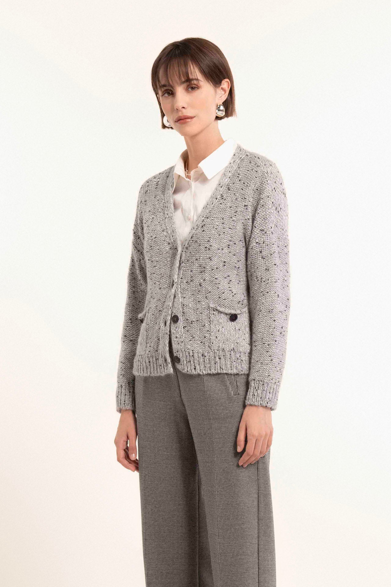 Cardigan con scollo a V in misto lana e alpaca con tasche