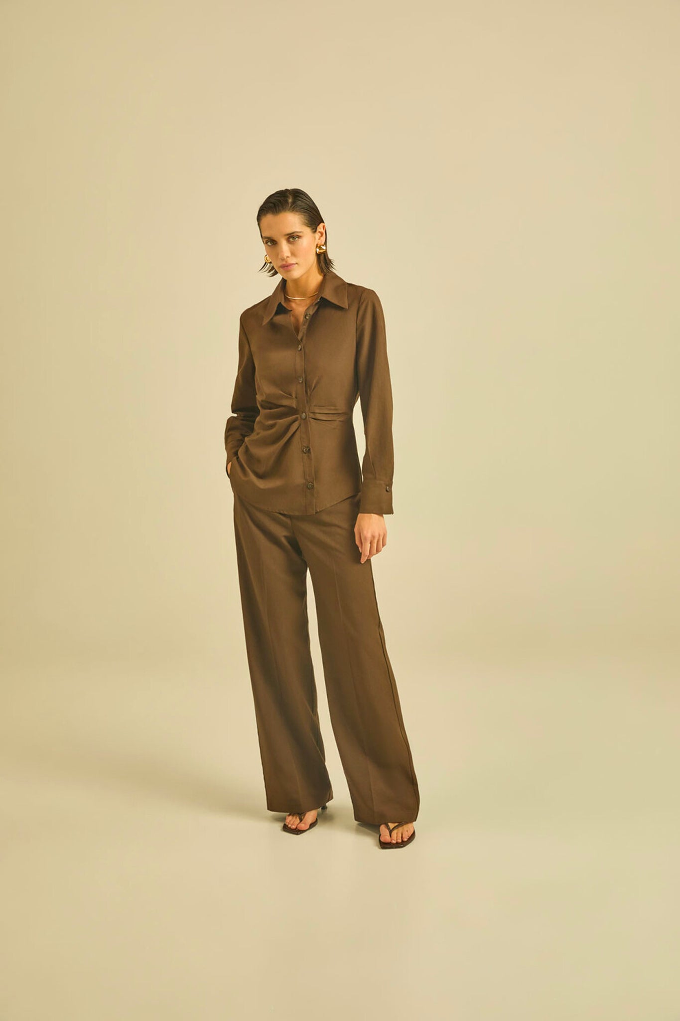 Wide-leg trousers in linen blend with French pockets