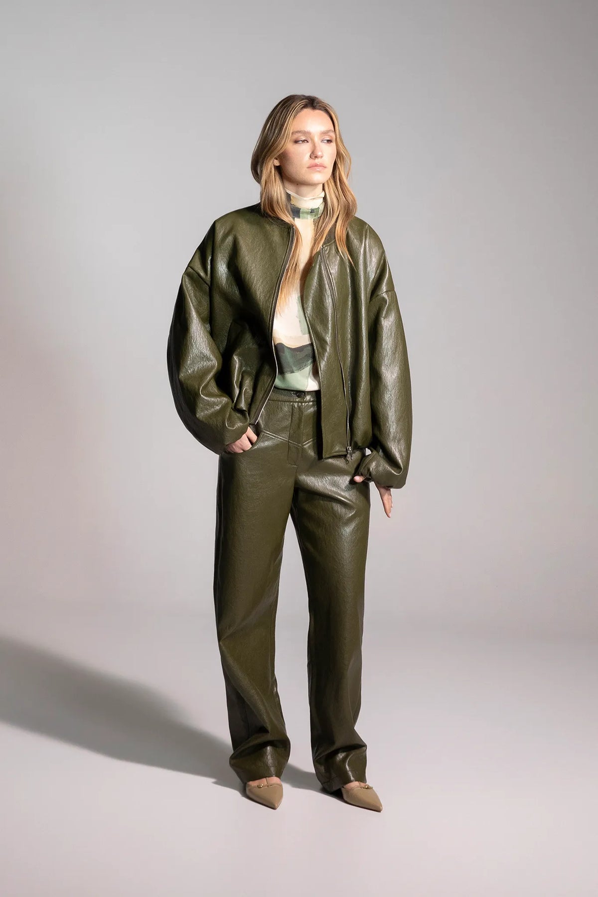 Bomber con zip e fondo arricciato