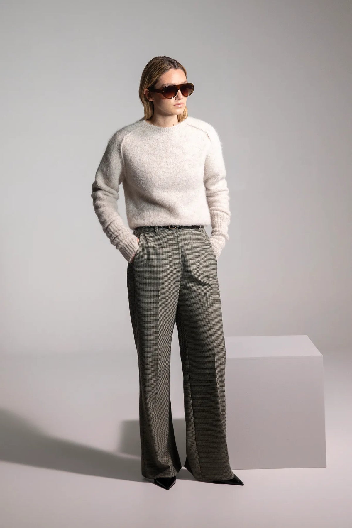 Wide-leg trousers with micro-pattern
