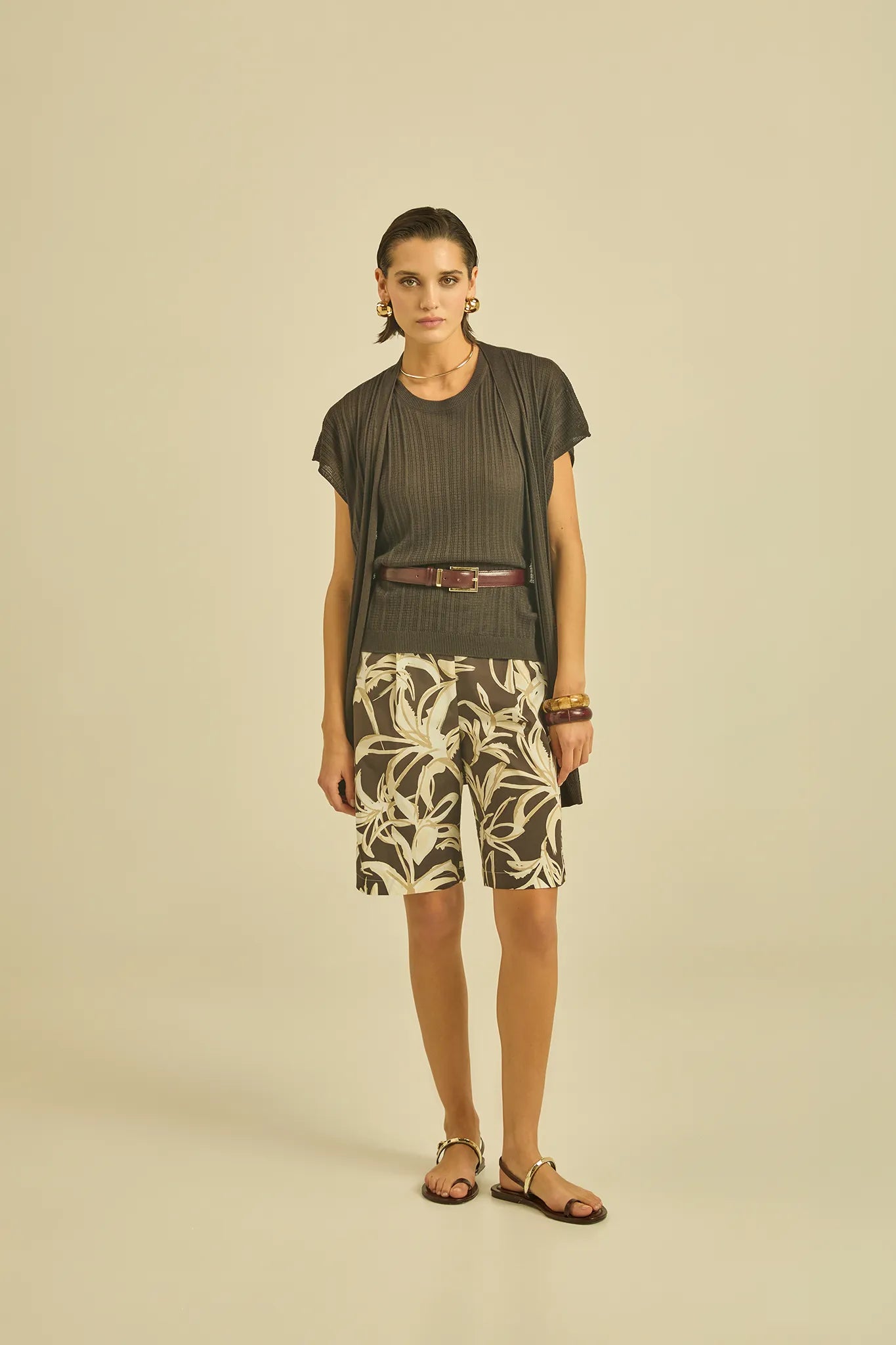 Sleeveless crew neck knit top